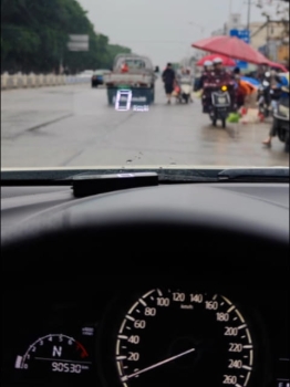 HUD kính lái Geely Coolray